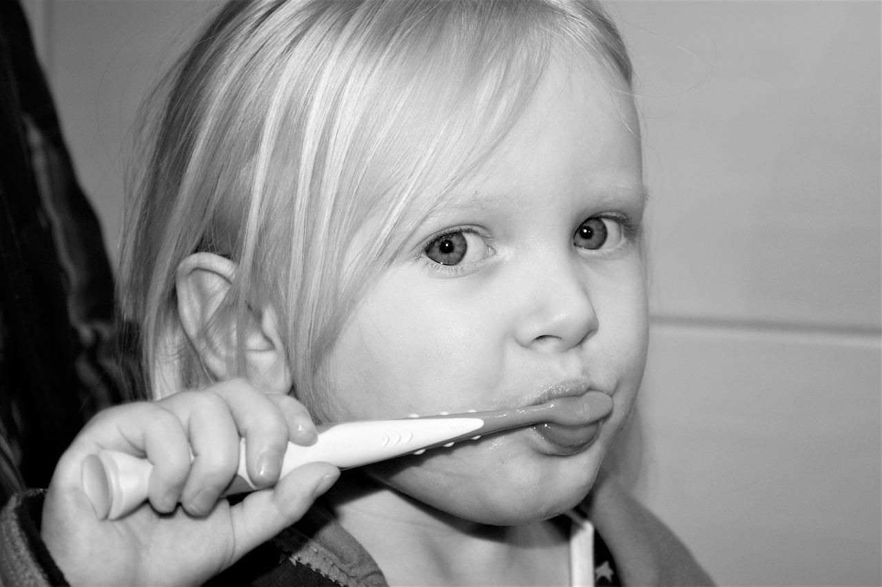 Jak wybrać szczoteczkę do zębów dla dziecka
